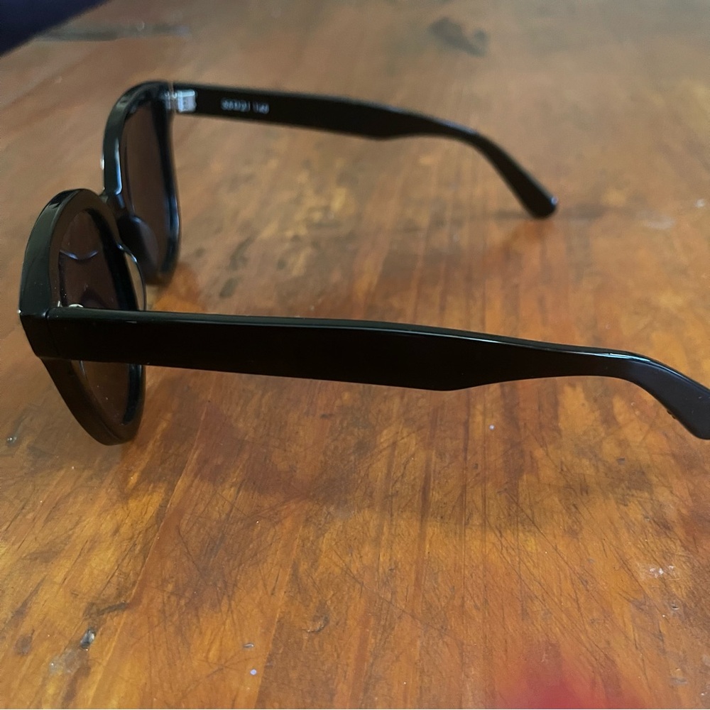 New Roberi & Fraud Sunglasses - Picture 5 of 6